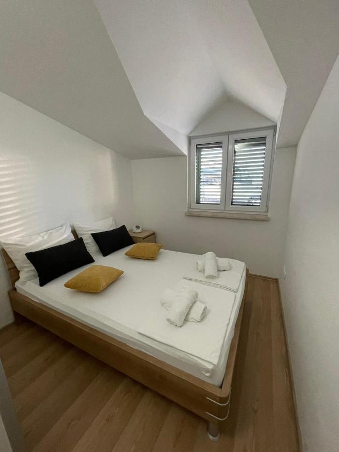 Apartments Holiday Gavric Trogir Room photo
